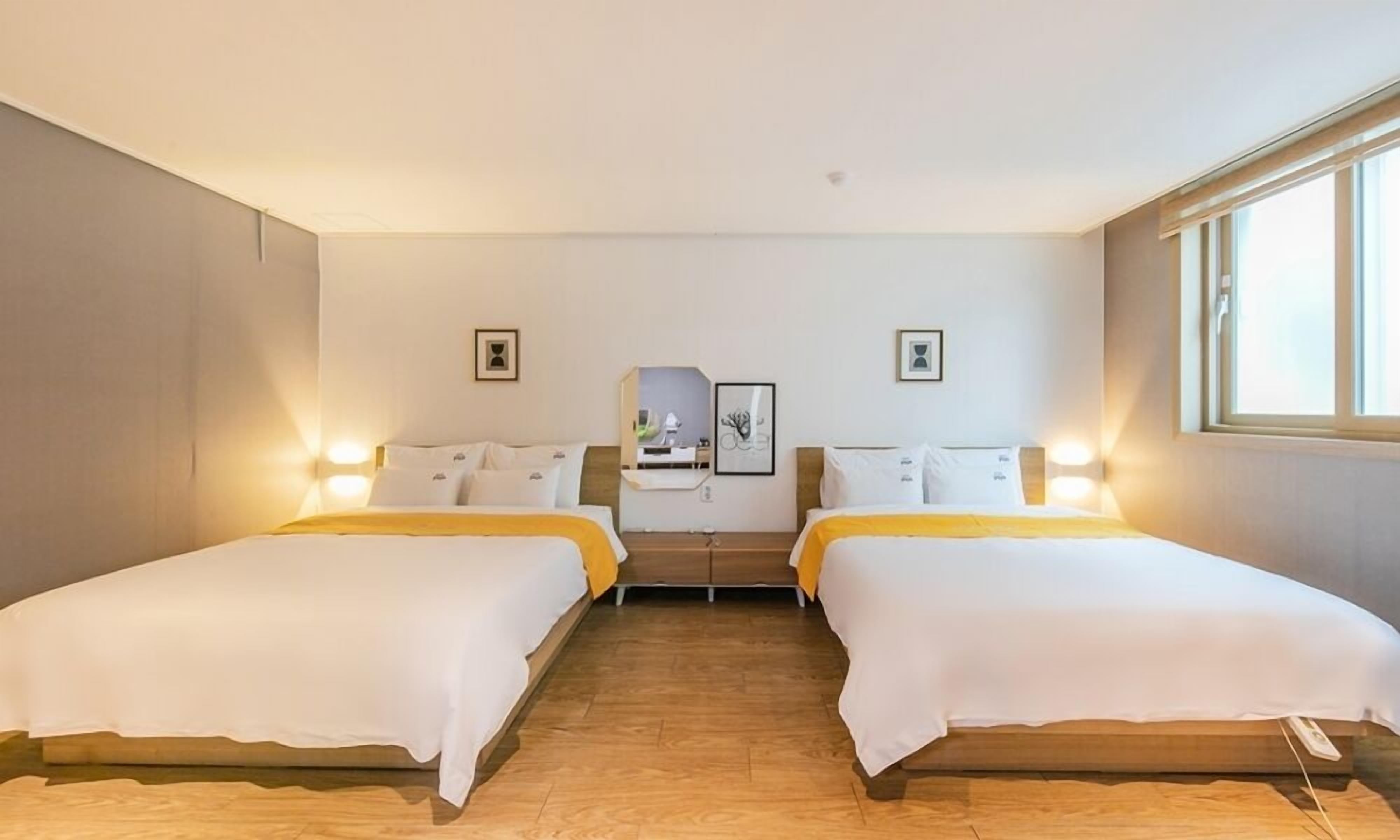 Habitación (Large Studio) | Decoración personalizada, muebles diferentes y wifi gratis 