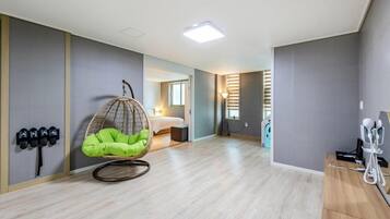 Large Studio | Individually decorated, individually furnished, free WiFi, bed sheets