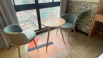 经典双人房 | 熨斗/熨板、免费 WiFi、床单