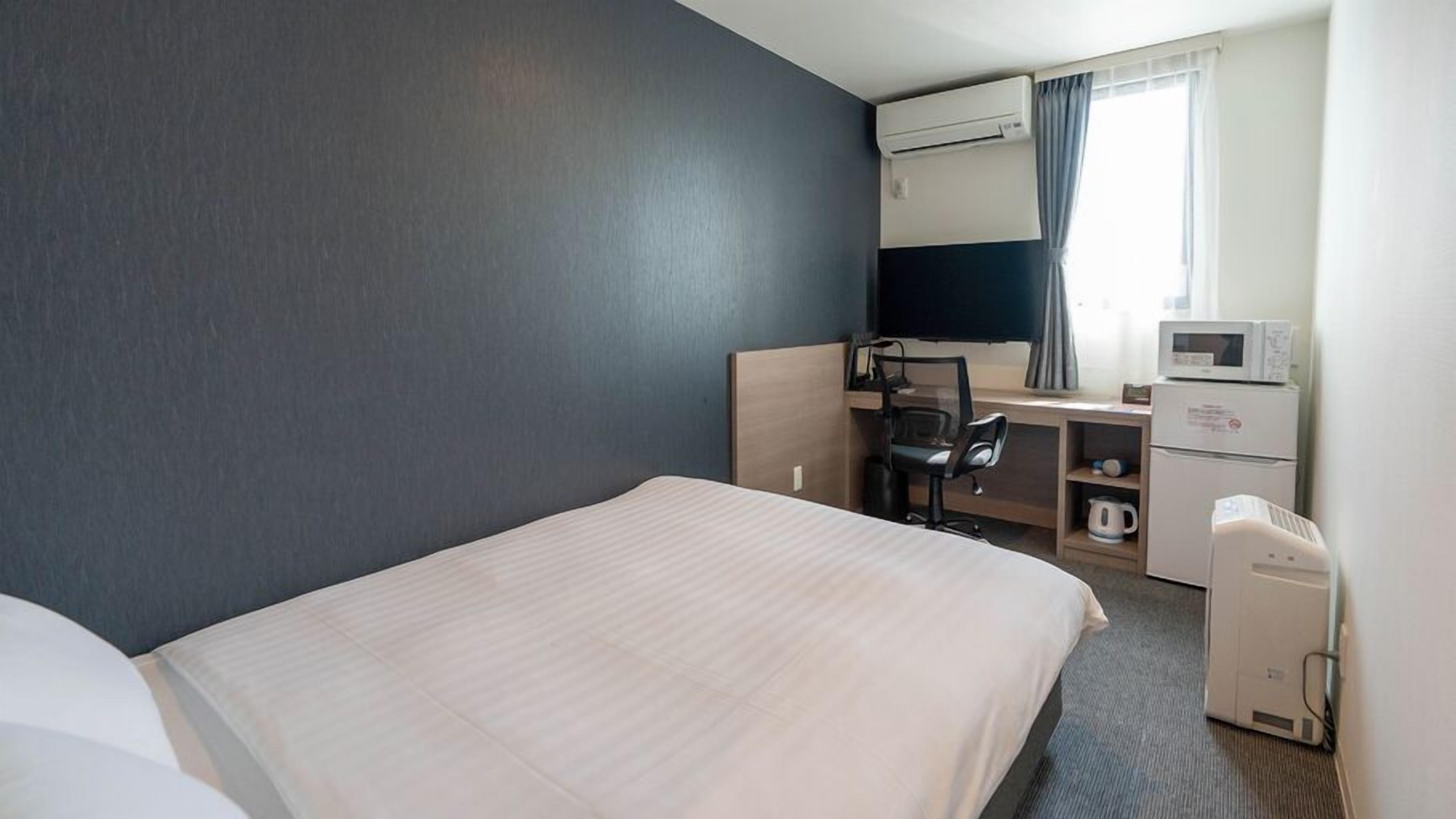 In-room safe, free WiFi, bed sheets