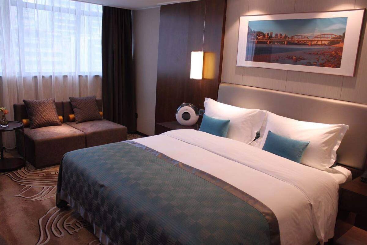 Pillow-top beds, in-room safe, desk, blackout curtains