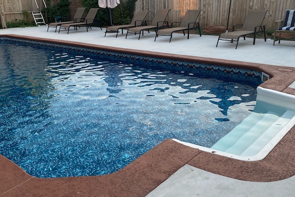 Swimming pool