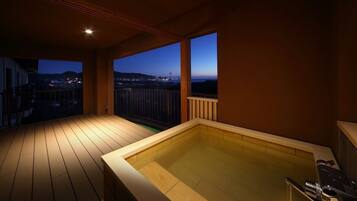 Premium Modern Japanese Style Room, Non Smoking | Bathroom | Free toiletries, hair dryer, slippers, electronic bidet