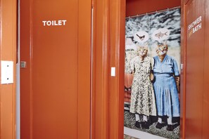 Separate bathtub and shower, free toiletries, hair dryer, towels