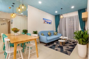 Standard Apartment | In-room dining