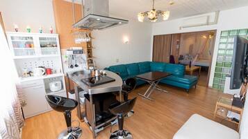 Apartment | Living area | Flat-screen TV, DVD player