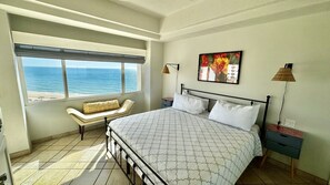 1 bedroom, free WiFi, bed sheets - Las Palmas Resort at Sandy Beach: Condo Grande 602 (Puerto Peñasco)