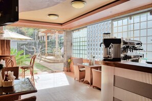 Restaurant - Kamake Gardens Upper Hill (Nairobi)