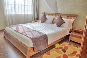 In-room safe, desk, iron/ironing board, free WiFi - Kamake Gardens Upper Hill (Nairobi)