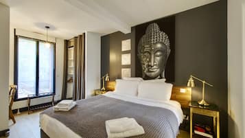 4 bedrooms, in-room safe, desk, iron/ironing board