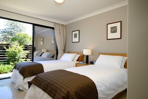 2 bedrooms, free WiFi - Sereno Resort (Urangan)