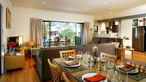 Dining - Sereno Resort (Urangan)
