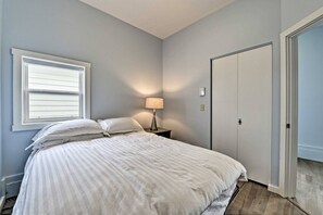 4 bedrooms, iron/ironing board, free WiFi, bed sheets