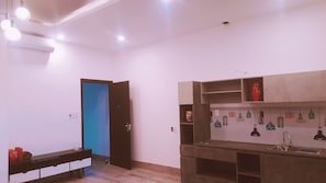 Kühlschrank, Mikrowelle