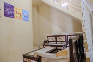 Interior detail - SPOT ON 2387 Bukit Cemara Tidar Family (Malang)