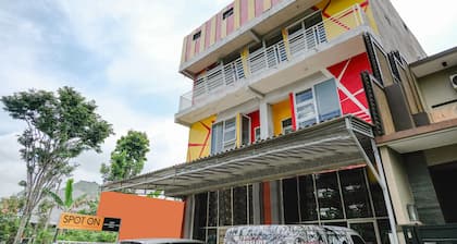 SPOT ON 2387 Bukit Cemara Tidar Family