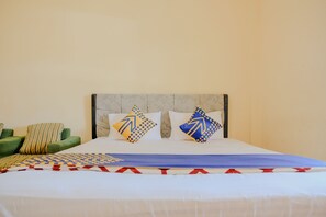 Room - SPOT ON 2448 Hotel Tlogorejo 2 (Briket)