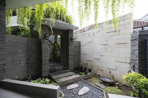 OYO 2438 D' Tamblingan Guesthouse