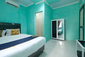Double Room - OYO 2389 Kostel 99 (Pangkalpinang)