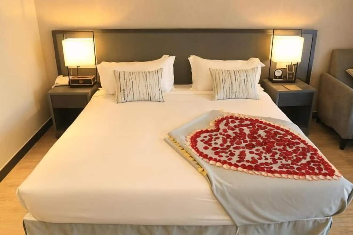In-room safe, desk, blackout drapes, iron/ironing board (on request)