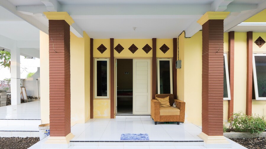 OYO 2371 Islami Family Residence