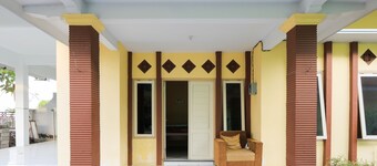 OYO 2371 Islami Family Residence
