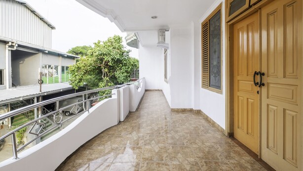 Ảnh chưa phân loại, 1 trong số 27 ảnh, nút