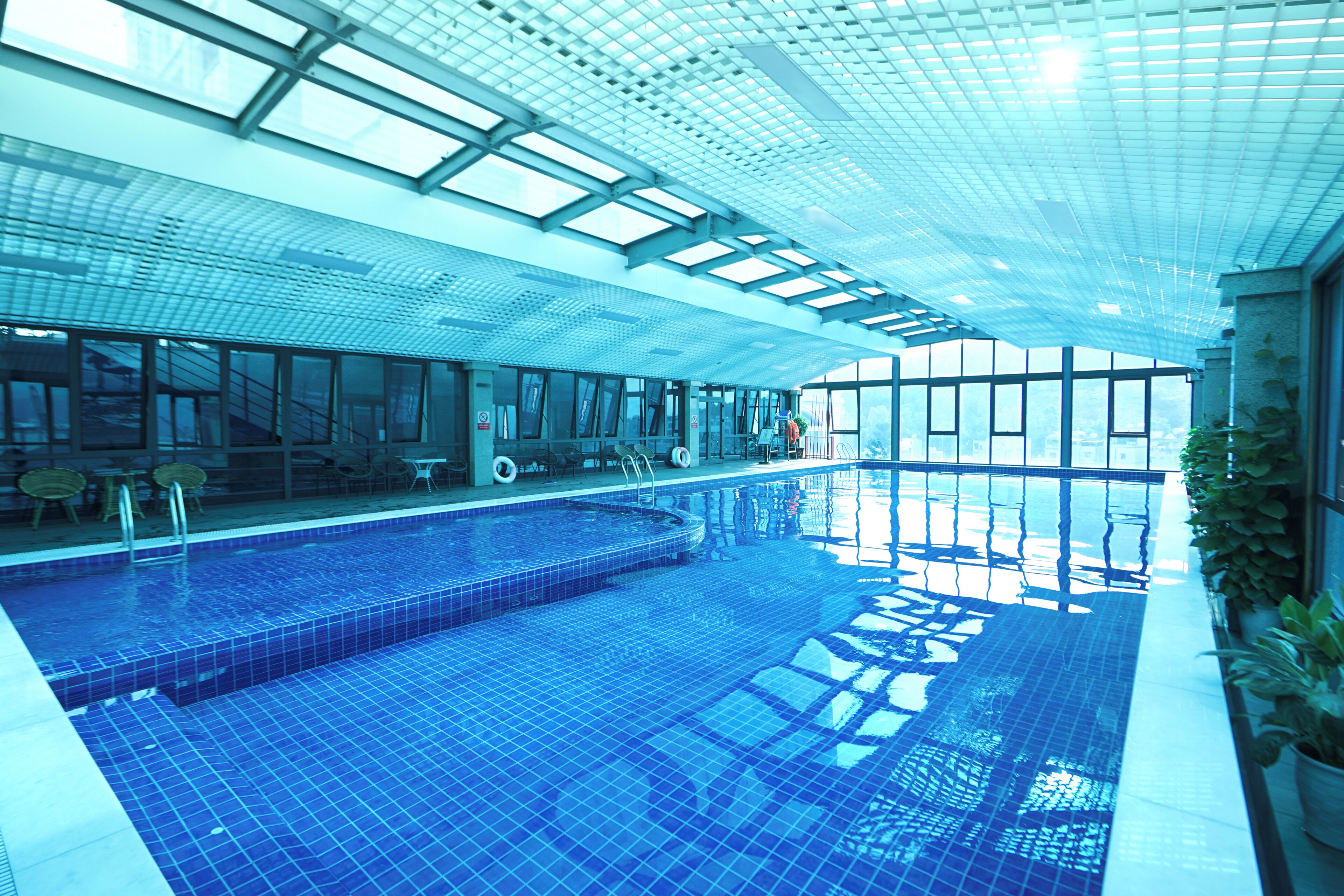Indoor pool, outdoor pool