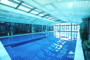 Piscina interna, piscina externa