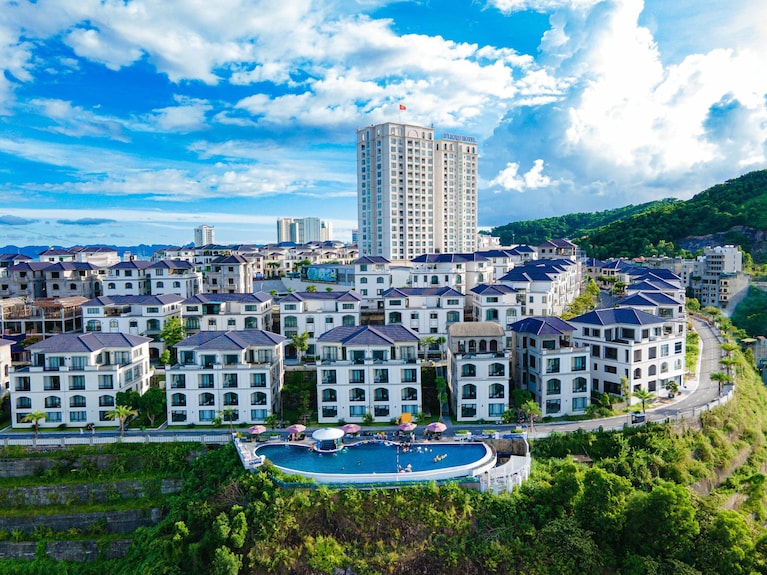 D'Lioro Hotel & Resort toàn cảnh