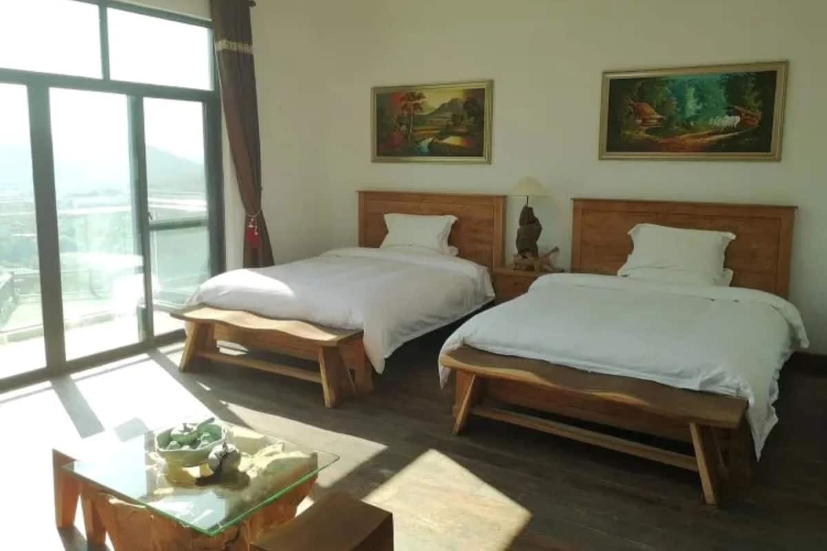 Riesling Twin Room | Desk, blackout drapes, WiFi (free)
