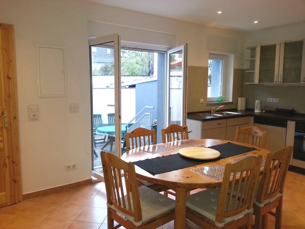 Condo, 1 Bedroom, Non Smoking, Kitchen | Private kitchen | Fridge, dining tables