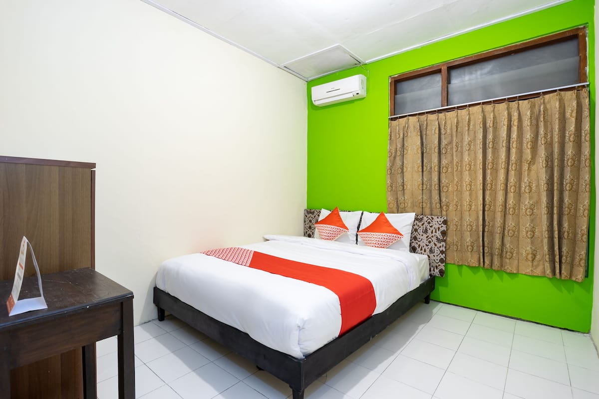 Standard Double Room | Free WiFi, bed sheets