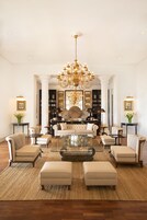 Sala de estar en el lobby