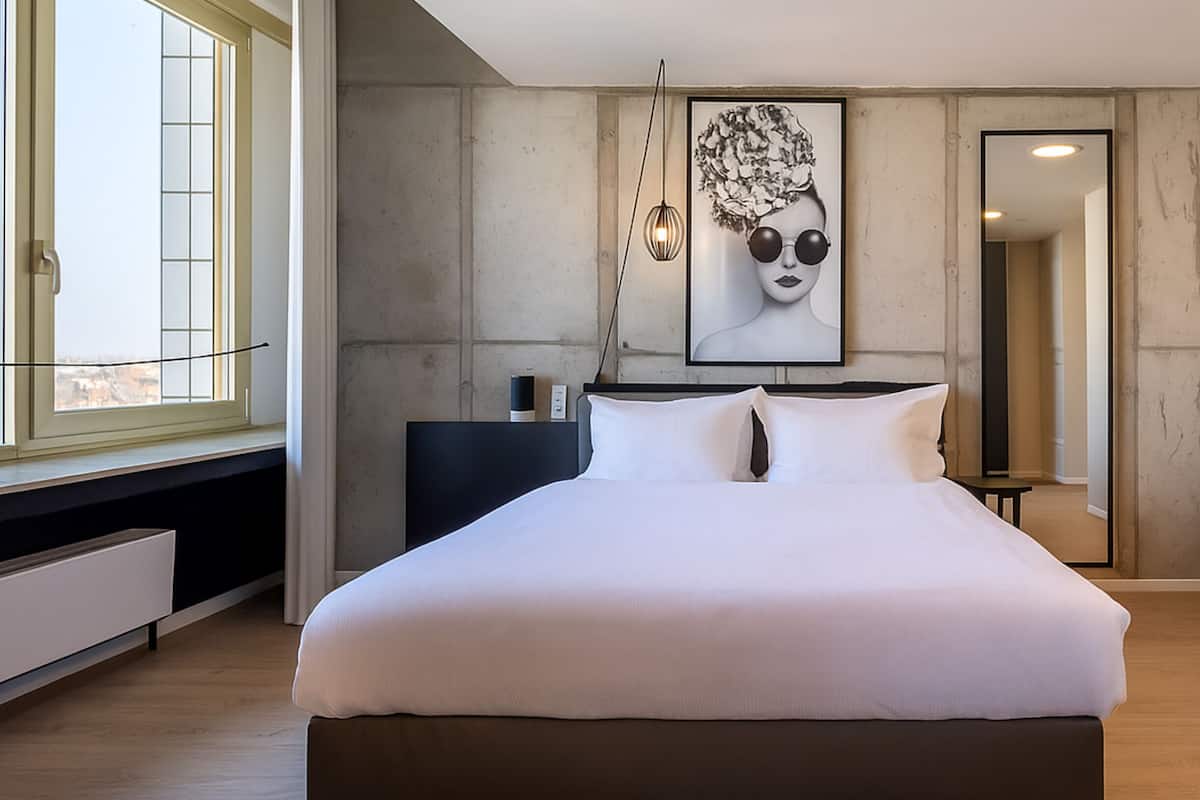 Large Studio with Kitchen | 1 bedroom, premium bedding, in-room safe, laptop workspace