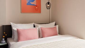 Large Studio with Kitchen | Hochwertige Bettwaren, Zimmersafe, laptopgeeigneter Arbeitsplatz