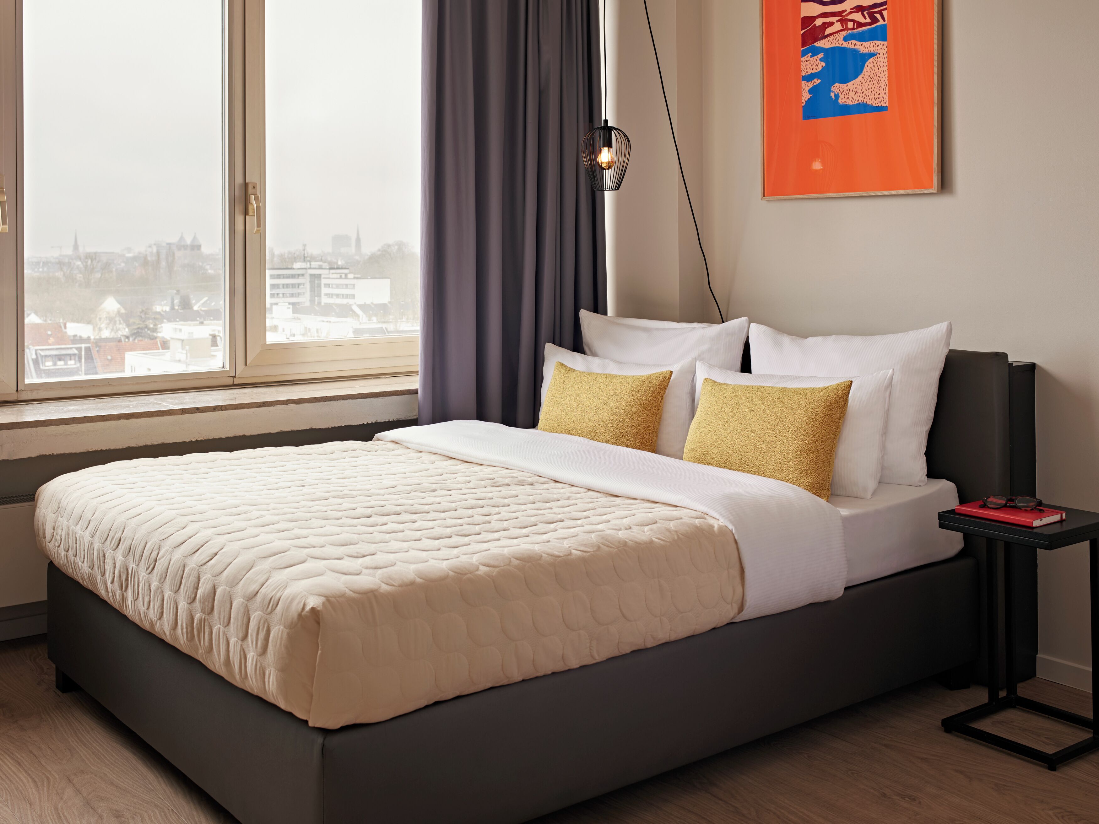 Premium bedding, in-room safe, laptop workspace, free WiFi