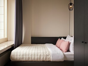 Large Studio with Kitchen