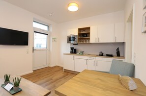 Appartement Supérieur | Cuisine privée | Grand réfrigérateur, micro-ondes, plaque de cuisson
