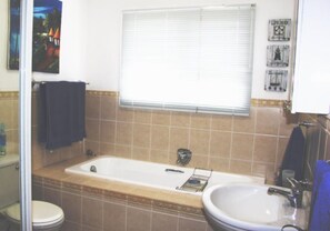 Maison, 4 chambres, vue mer | Salle de bain