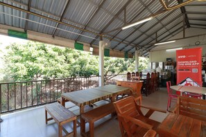 Restaurant - OYO 553 Kongsup Resort (Lamphun)