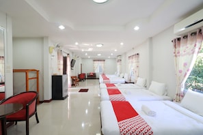 1 bedroom, desk, free WiFi, bed sheets