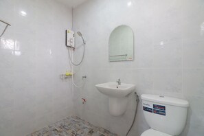 Bathroom - OYO 553 Kongsup Resort (Lamphun)