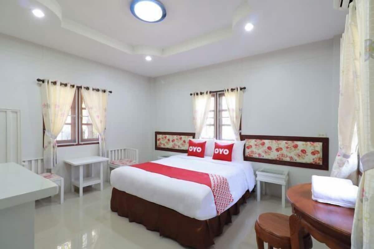 1 bedroom, desk, free WiFi, bed sheets