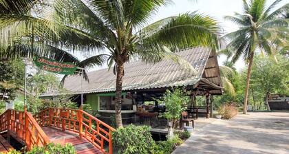 OYO 606 Baan Suansabai Pleanpanmai Resort Amphawa