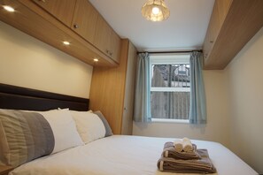 Family Cottage | 2 bedrooms, desk, laptop workspace, blackout drapes - Charming Devon Holiday Cottage (Newton Abbot)