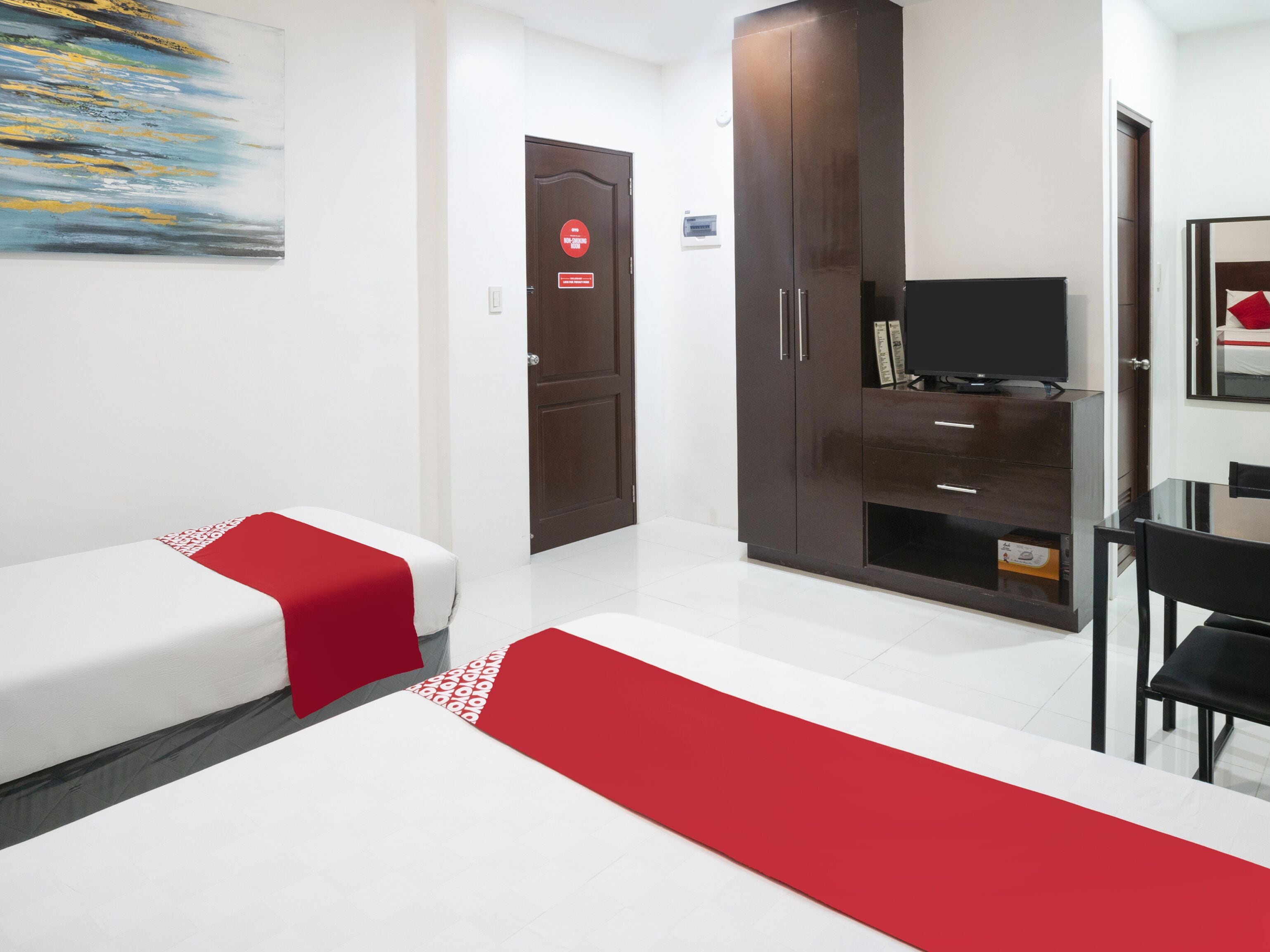 superior family room | free wifi, bed sheets