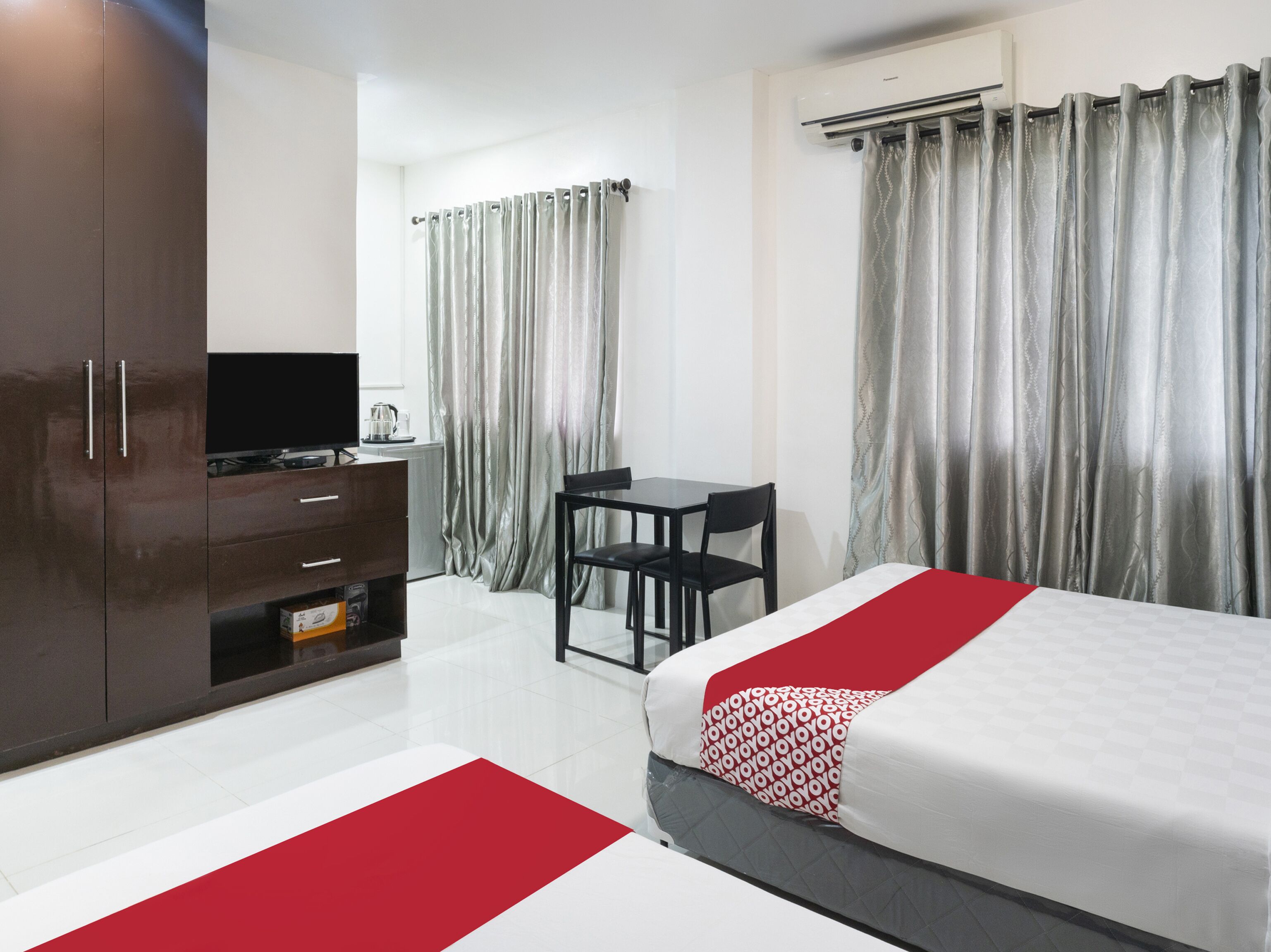 واي فاي مجانًا وملاءات أسرّة