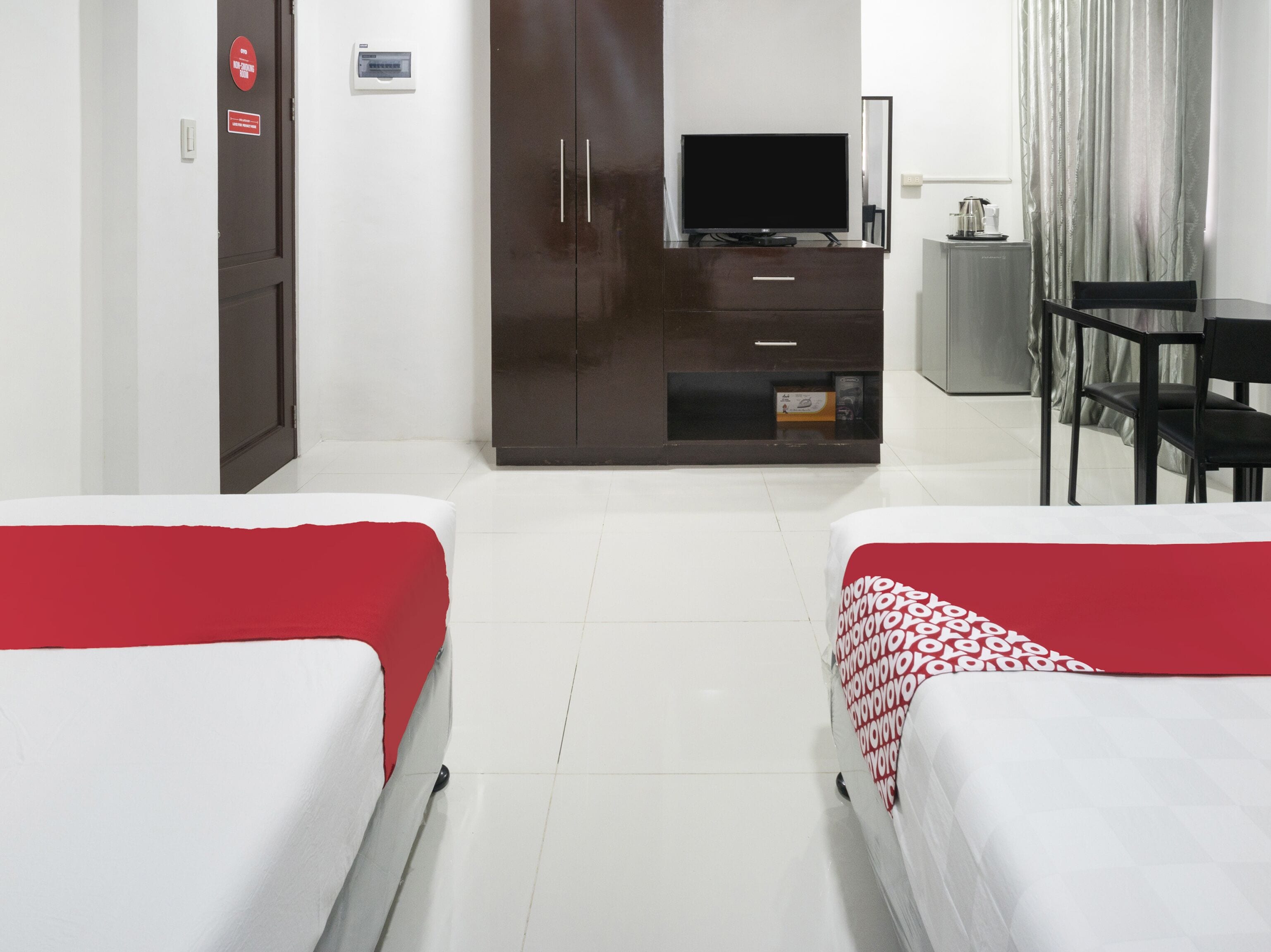 superior family room | free wifi, bed sheets