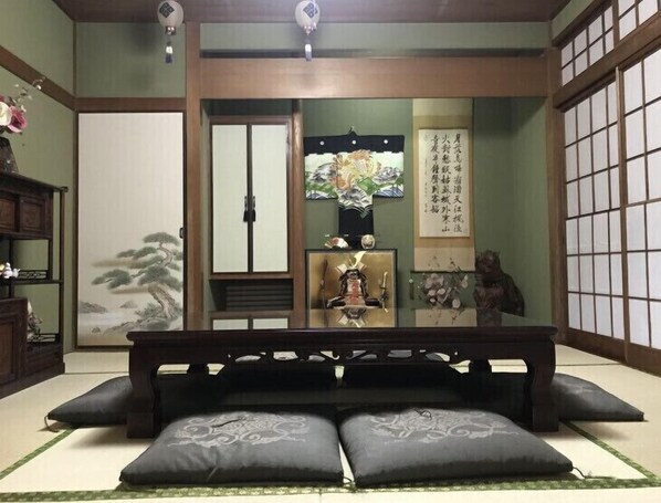 Traditional-Zimmer (Japanese Style)